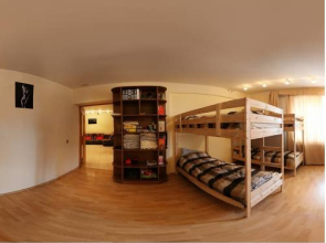 Stop House Хостел