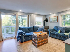 Gilford Getaway w/ Mountain Views & Fire Pit!