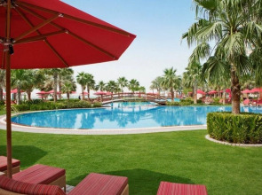 Отель Khalidiya Palace Rayhaan by Rotana 