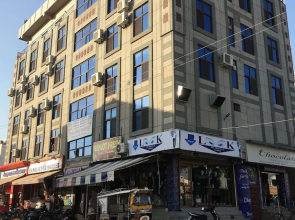 Hotel Raj International