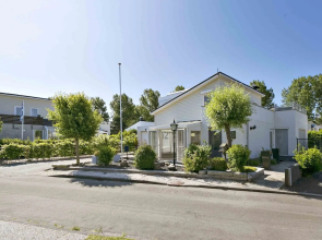 Holiday Home Near Sophia Beach and Marina