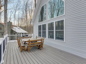 Hike & Ski: Pocono Lake Home w/ Community Perks!
