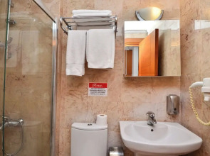 Tropic Beach Club Side