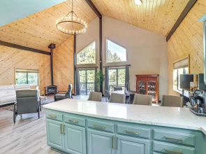 Pine Mountain Club Cabin w/ A/C & EV Charger