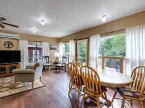 Mt. Baker Lodging Cabin 8 – WIFI, PETS OK, SLEEPS 6! by MBL