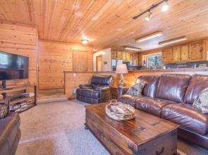 Classic 3 BR / 2 BA Near Tahoe Donner Ski Area!