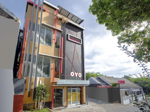 OYO 1057 Premier Guest House