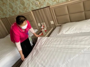 Super 8 Hotel(速8酒店（沈阳西客站重工南街店）)