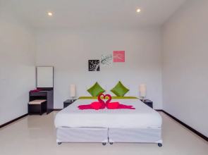 Tropical Pool Villas near Phuket Zoo