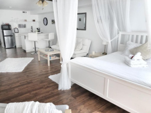 Romantic Studio Cottage