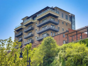 Pet-friendly Lynchburg Condo: Balcony w/ Views!
