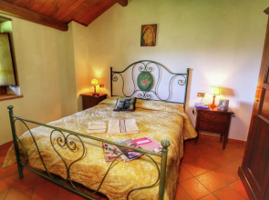 Charming Tuscan Farmhouse