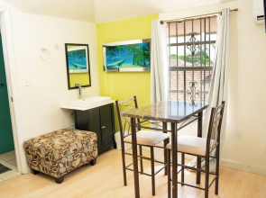 Cocoplum Rest N Hideaway #2