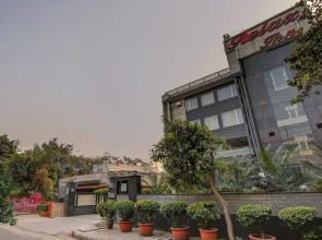 Treebo Premium Relax Inn Patel Nagar