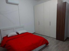 White house 3 bedroom City Center