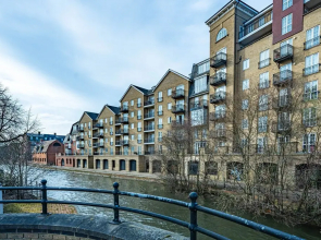 Celador Apartments - Riverside House Serviced Apartments