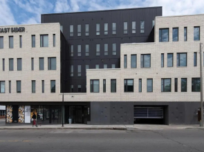 Flexhome East Side Studio ES1 - UWM, Rooftop, & Lounge