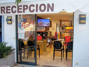 Apartamentos Curasol