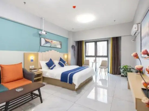 Encounter Movie Hotel (Xinxiang East High-speed Railway Station)