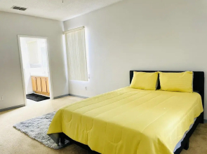 3/2 Pool Home Located in Sunset Ridge Community!!