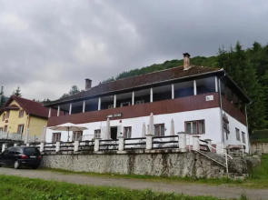 Cabana Cascada Cârnic