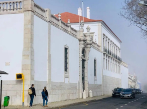 Luxury Beato Trendy Location by TimelyStay