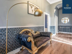 PRESIDENTIAL SUITE, Family Home, Luxury Bedrooms, 2 Rooms, 1 King Bed, 2 Single Beds, Free WiFi, Free Parking, Families, Tourists, Business Travelers, Relocation, Beautiful Sea Views