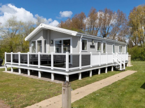 St Mary s View - Luxury Lodge Short Walk to Beach Parking