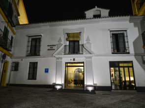 Legado Alcázar Hotel