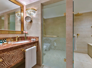 Sheraton Grand Doha Resort & Convention Hotel