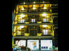 OYO 132 Hotel Fly Inn