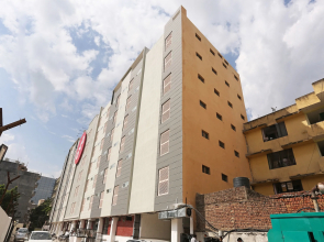 Capital 0 18693 Hotel Levanti