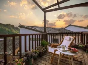 Rulai Yunshui Inn