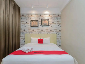 RedDoorz Plus @ Riverside Malang