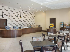 Ramada Plaza by Wyndham Orlando Resort & Suites Intl Drive