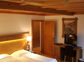 Hotel & Chalet Dorfer