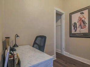 Comfy One Bed Apartment in Forest Park