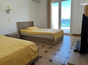 Tolo Beach House with Breathtaking View