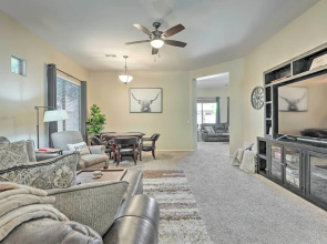 Near Golf & Spring Training: Goodyear Home w/ Pool