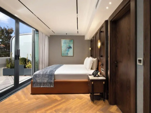 Bentley Hotel Old City