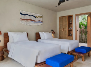 Boni Beach Hotel & Restaurant