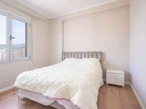 Top Floor Condo Close To Town Center And The Beach