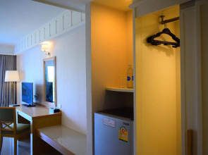 Seapine Beach Golf and Resort Hua Hin