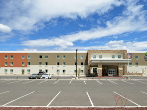 Holiday Inn Express & Suites Williams by IHG