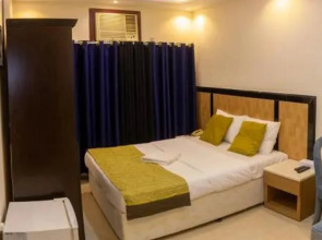 OYO 1118 Sharjah Plaza Hotel