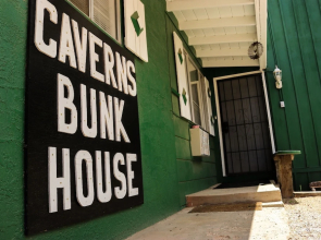 Grand Canyon Caverns Inn