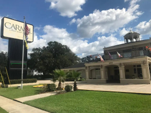 Carmel Inn & Suites