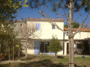 House With 3 Bedrooms in Maillane, With Pool Access, Enclosed Garden a