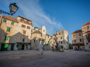 Apartment Niko Kaštel Stari