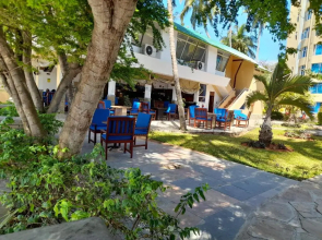 Lovely 2 bedroom beach front apartment